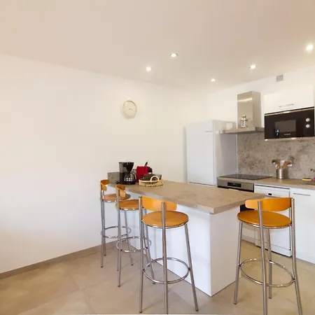 Bel 1 Pieds Dans L'eau *