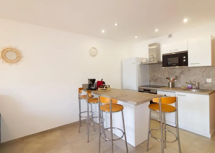 Bel 1 Pieds Dans L'eau Casaglione